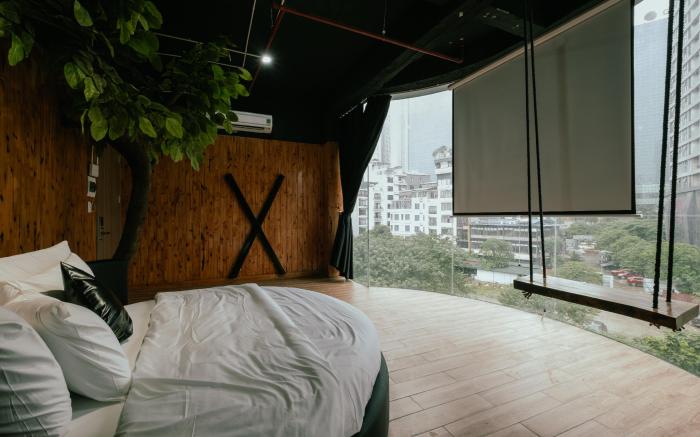 Love In The Atlantis Hotel