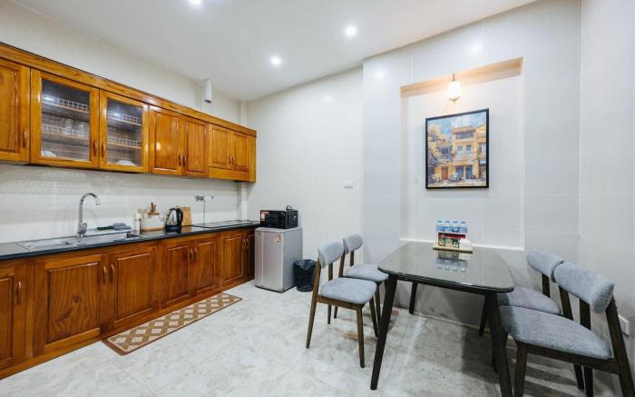 Newhouse|4 bed 5 bath|OldQuarterCenter|NearMarket.