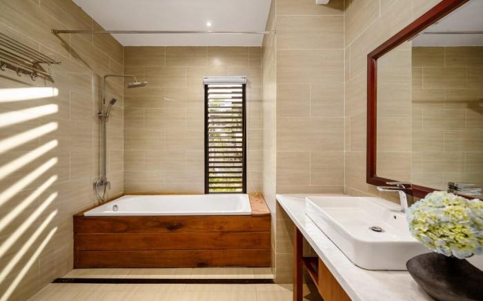 King room at Antique Hoian