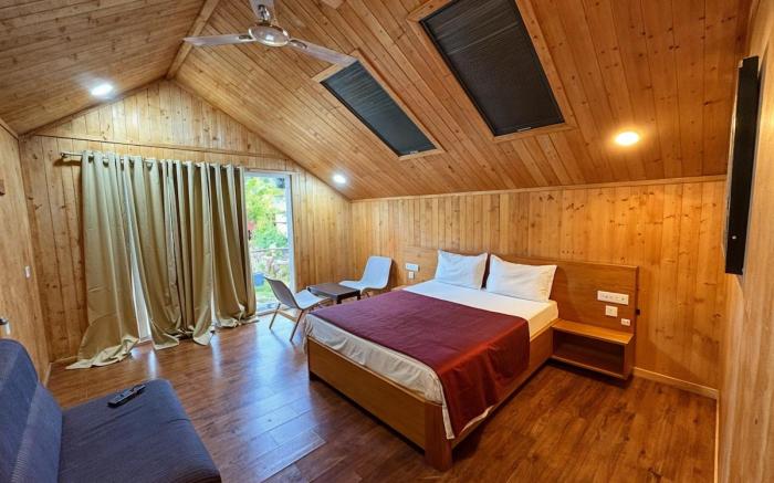 Oakridge Cottages 1BR with Pool by Homeyhuts_2