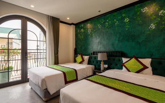 Charmpearl Hotel & Suites