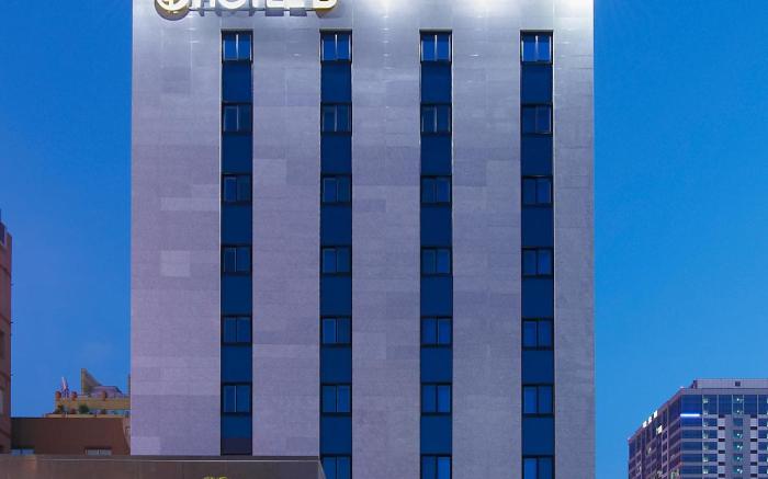Hotel B