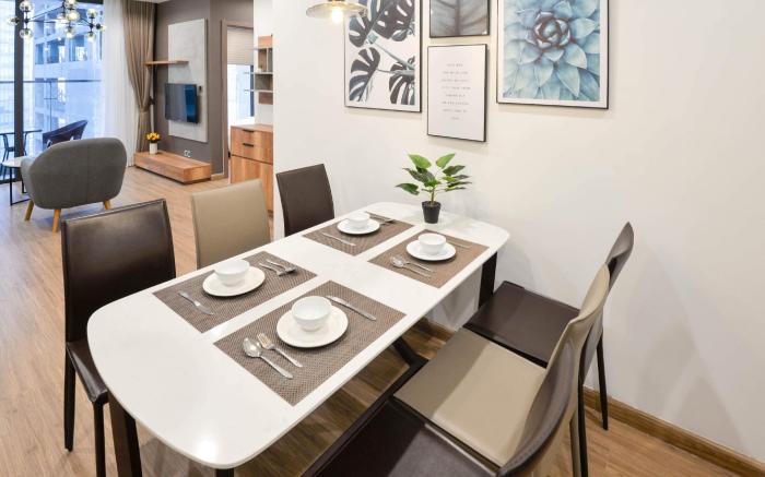 2 BR Cozy APT VINHOMES METROPOLIS near LOTTE