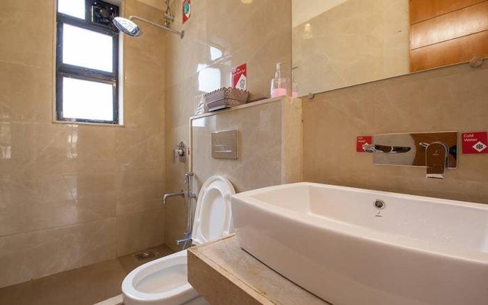 Greenwoods Ten by Vista Rooms