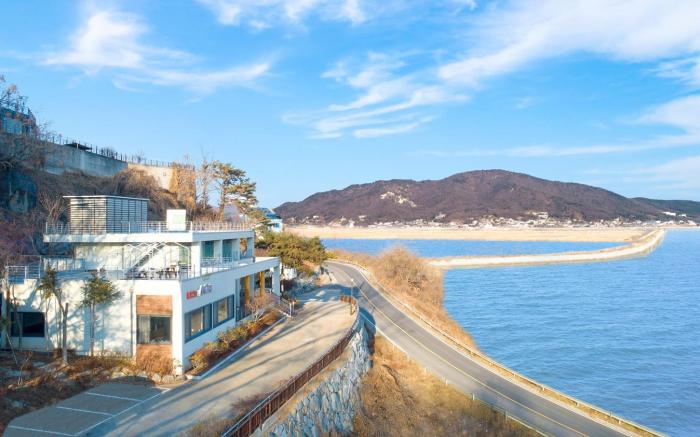 Ganghwa Cafe Pension Amote