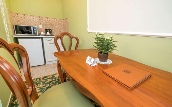 Studio One Accommodation Suites