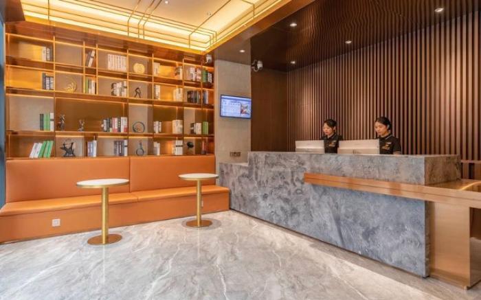Poltton International Service Apartment