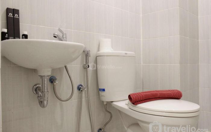 Pleasant Studio Semi Apartment at The Lodge Paskal near BINUS University By Travelio