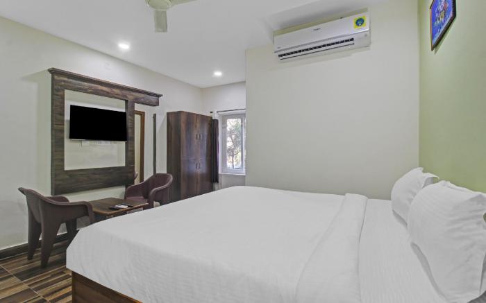 Hotel O SKS Grand Luxury Rooms near by Nagole x Road and Bandlaguda