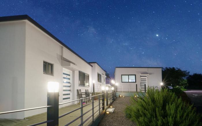 Jeju joyhouse
