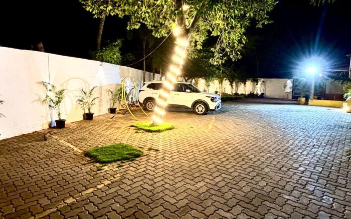 sri saveraa residency