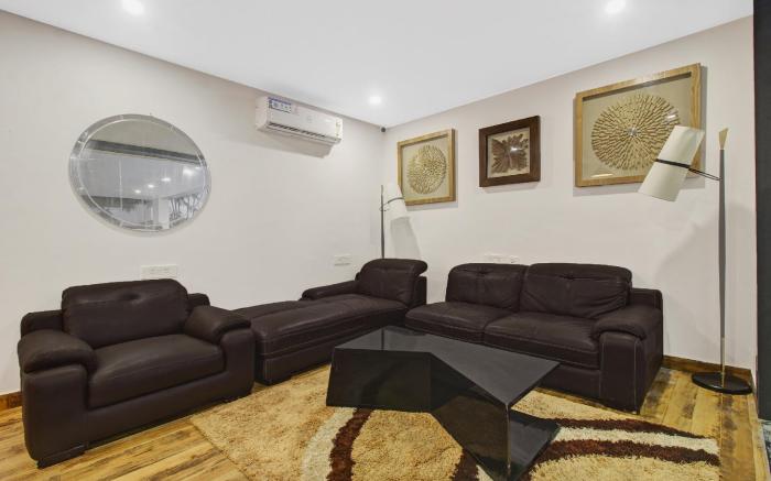 Super Townhouse OAK Hitec City Near Image Hospital