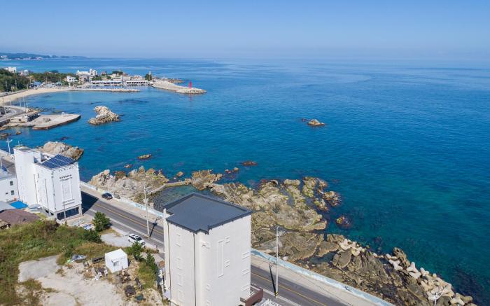 Goodstay stayhue pension top floor wide ocean view