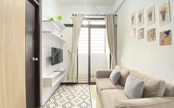 Homey 2BR Furnished The Edge Bandung By Travelio