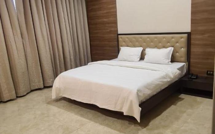 Hotel Sachin executive