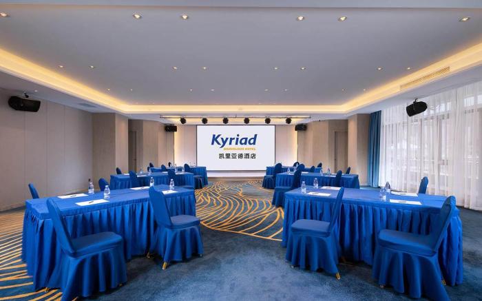 Kyriad Marvelous Hotel Hezhou Wanda Plaza