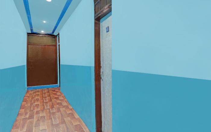 OYO 813807 Hotel WHITE SWAN