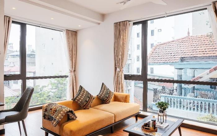 High-ser Apt w Niceview, Parking, 2BR incenter