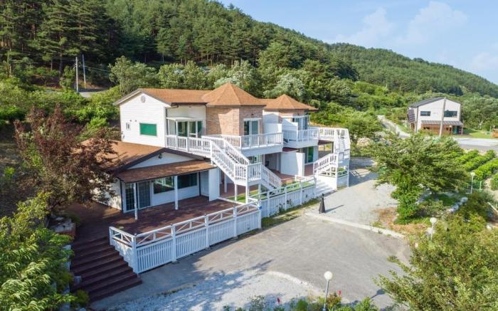 Gangneung Chunja Yeoinsook