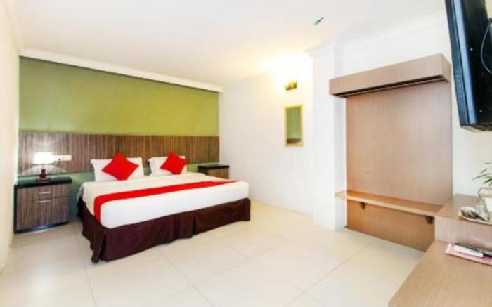 Crystal City Hotel