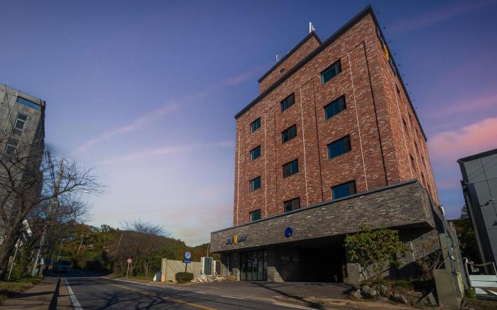 Gimpo Petite Hotel