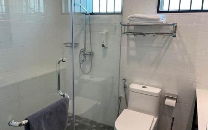 Perkins 8 Homestay IPOH Canning Garden 7-8pax