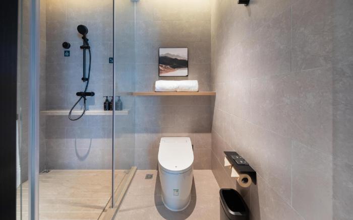 Atour Hotel Shanwei High-speed Railway Station Binhai Park