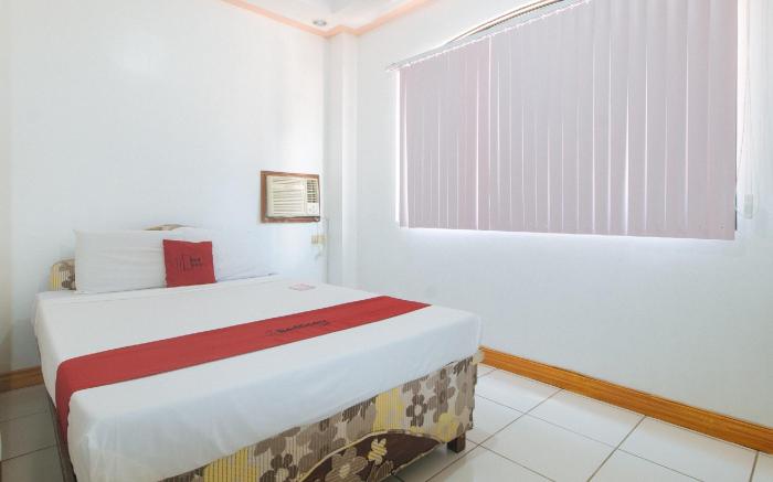 RedDoorz @ Coco Grove Tourist Inn