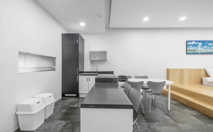 Pohang White 7 Dog Pool Villa