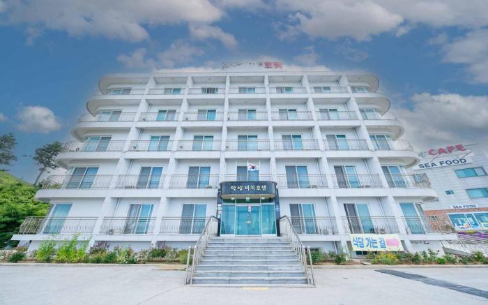 Gangneung Mangsang Beach Hotel