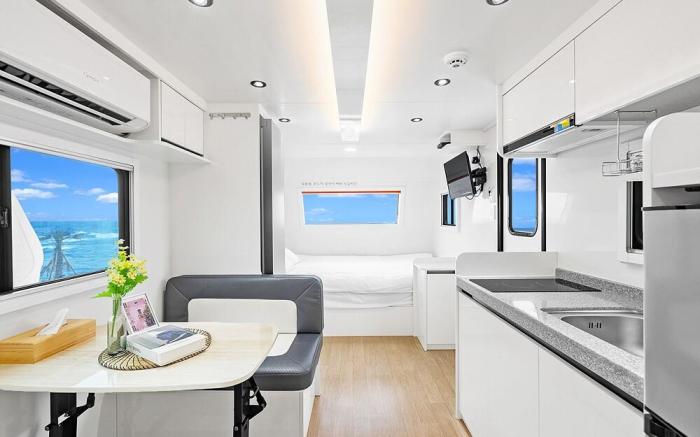 Pohang Uni’s Sea Caravan (Homigot Branch)