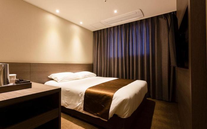 Grand Millions Hotel