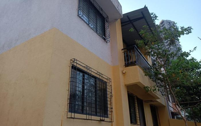 Private Room @ 4 Bhk Bungalow3, GB Road Thane West