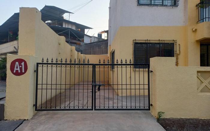 Private Room @ 4 Bhk Bungalow3, GB Road Thane West