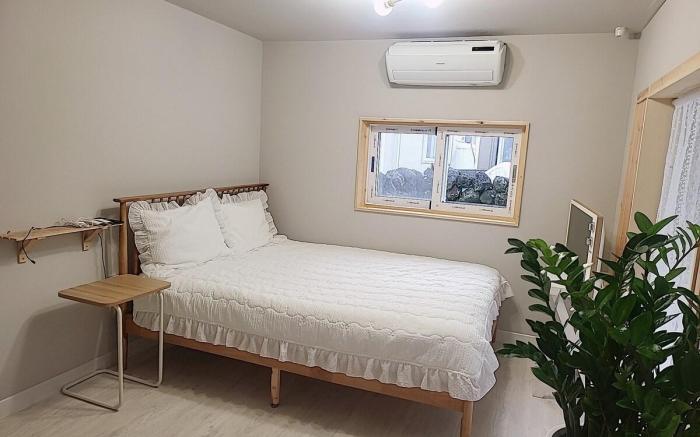 Sagye Beach Garden Stone Wall House - Scenery Room
