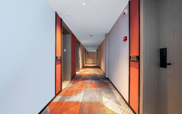 Borrman Hotel Xiantao Hongda Road Pedestrian Street