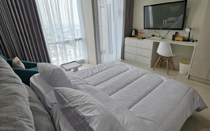 Green Sedayu Apartment Deluxe by Ellison