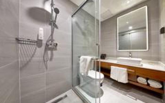 Yitel Beijing Shilihe Happy Valley Zhoujiazhuang Metro Station