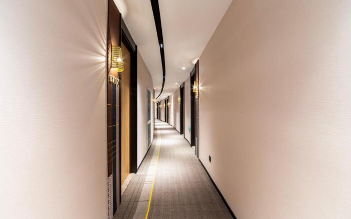 Home Inn Plus Beijing West Railway Station North Square Lianhua Bridge