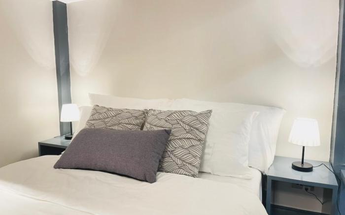 Group-Friendly Stay, Minutes from the Airport