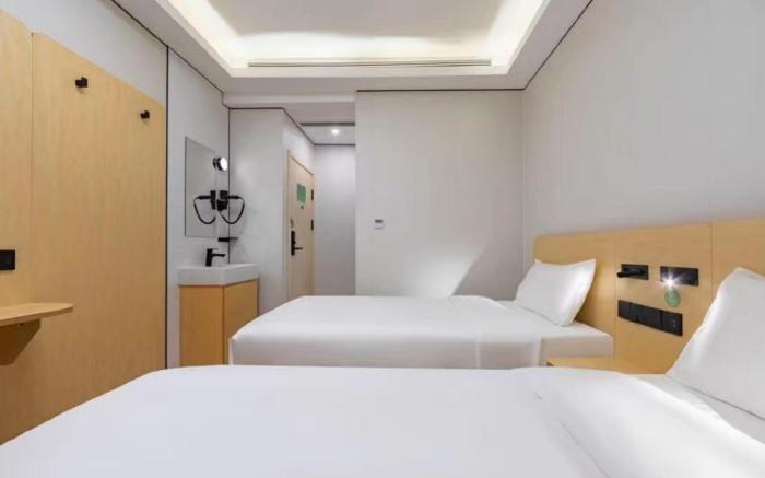 Hi Inn Shanghai Xujiahui Yishan Road