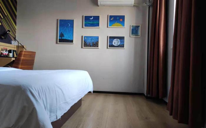 IU Hotel Shanghai Fudan University Wujiaochang Metro Station