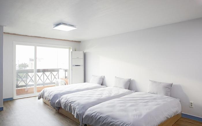 Jeju Tovice Condo (new building)