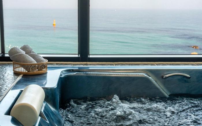 Capella Oceanview Spa Resort – Goseong