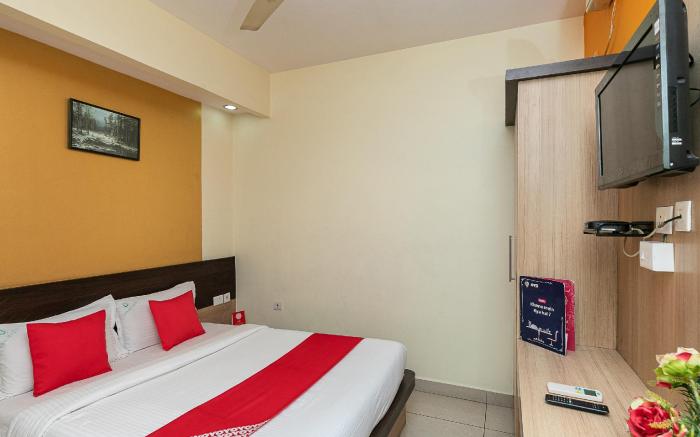 Collection O 11612 Golden Inn