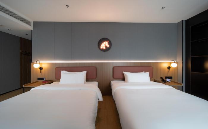 Yunik Hotel E-sports Ningbo 128 Plaza Jingli Fashion Center