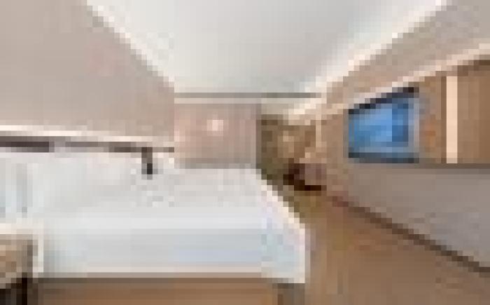 Home Inn Plus Urumqi Chuangxin Plaza Convention and Exhibition Center