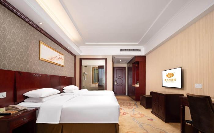 Vienna Hotel Wuhan Jiangxia Zhifang Street Metro Station