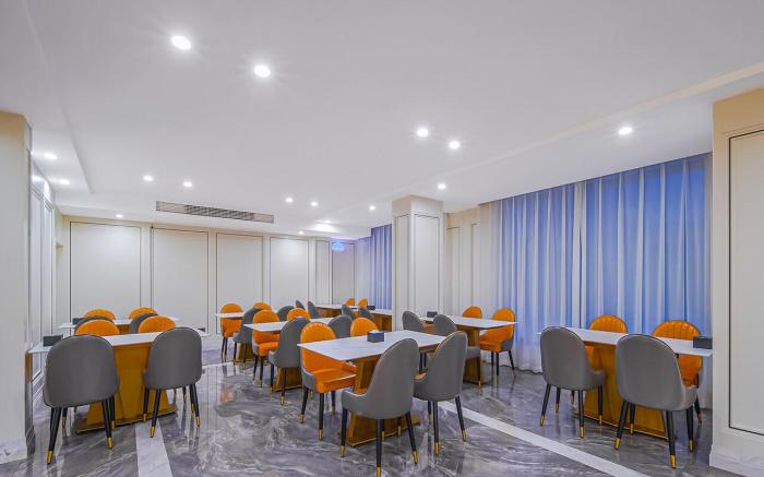Vienna Hotel Qianjiang High Speed Railway Longxia City
