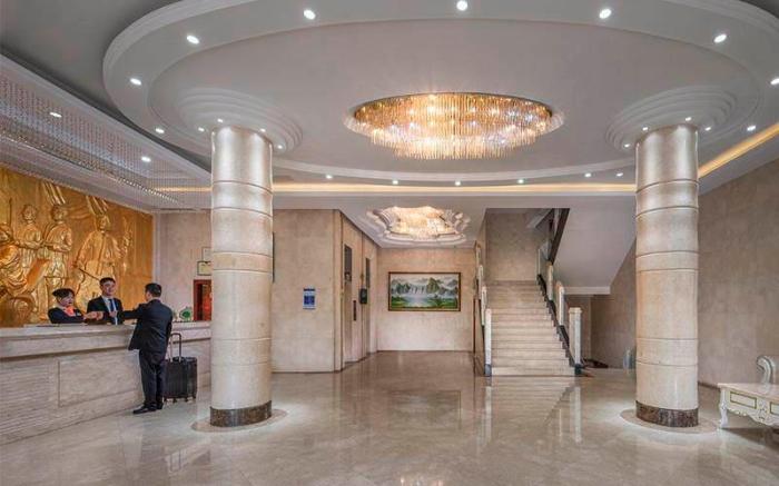 Vienna Classic Hotel Changde Wuling Avenue High-speed Railway Station
